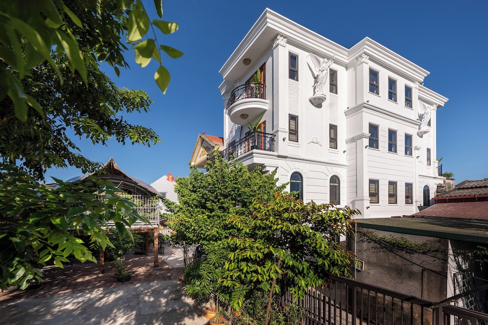 Tam Coc Mountain Sunset and Garden Hotel exterior